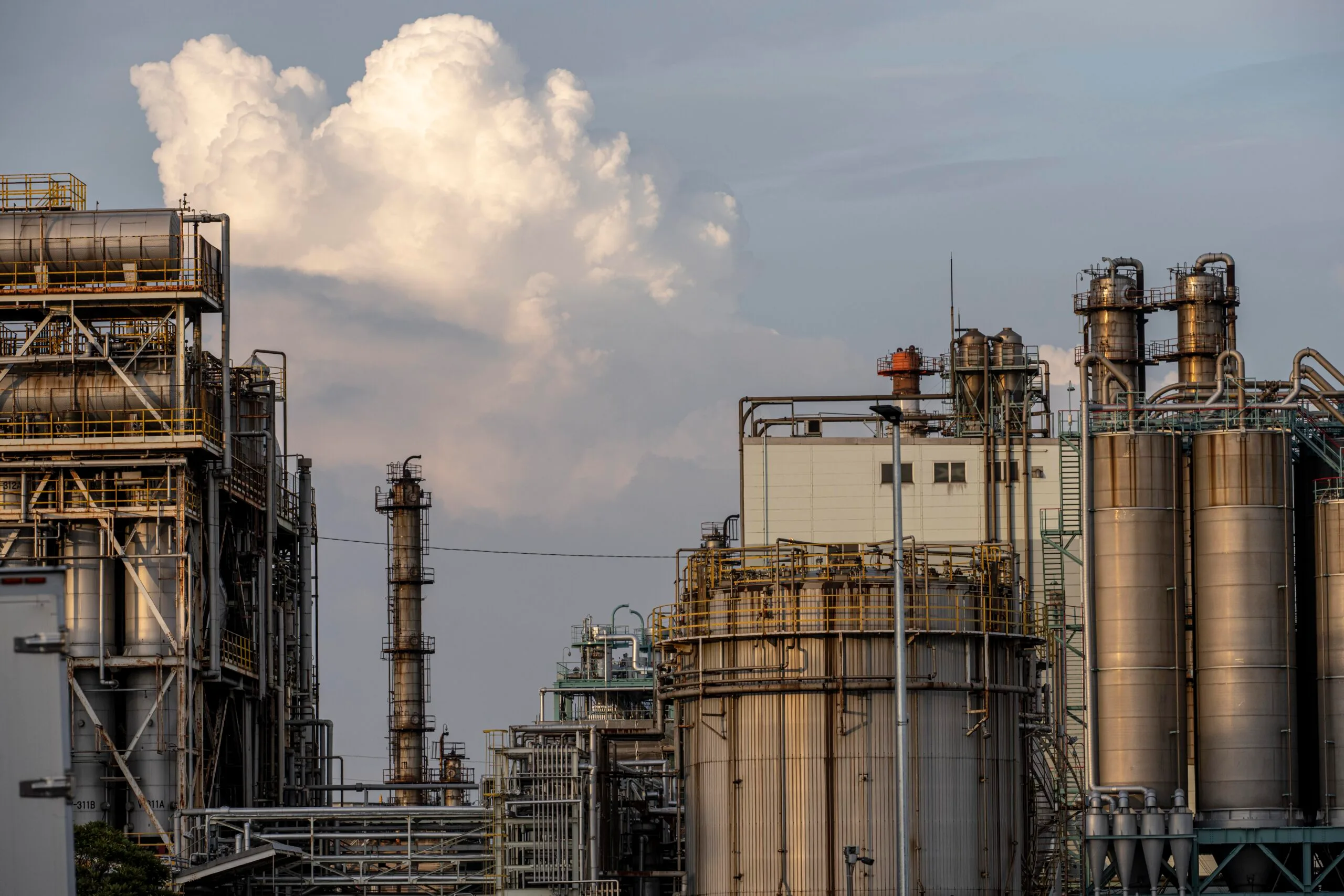 Petrochemical Plants Qatar — Ras Laffan Industrial City Supplier — Valiol Trading